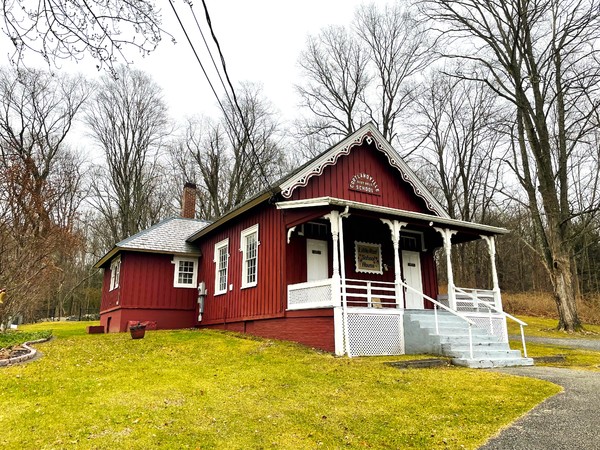 Photo of Little Red Schoolhouse